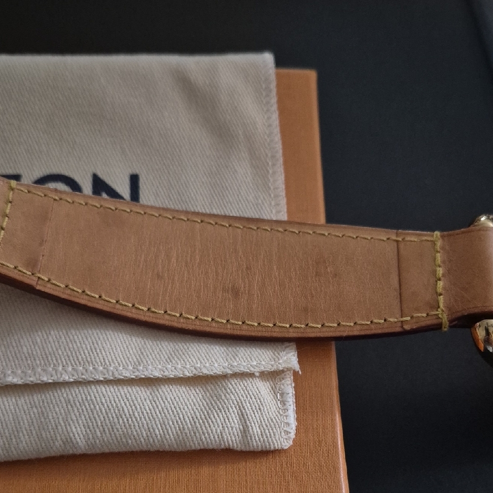 Louis Vuitton Tan Leather Strap with Gold Hardware - Picture 3 of 16